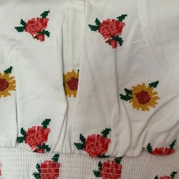 FARM RIO Mixed Cross Stitch Embroidered Flowers Puff Sleeve White Crop Top Sz M - Picture 8 of 11
